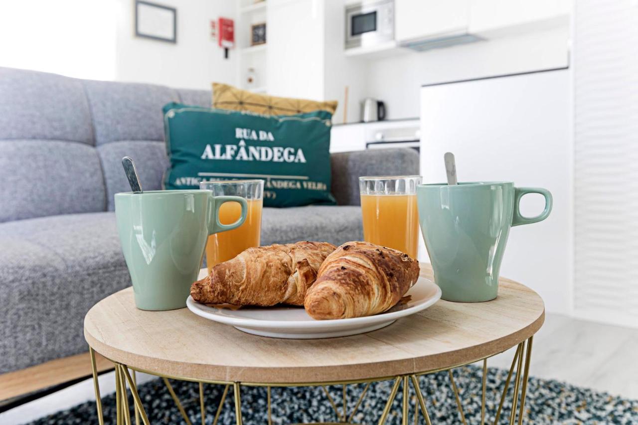 Stylish Flat W/ Gym & Parking By Lovelystay Porto Exterior foto