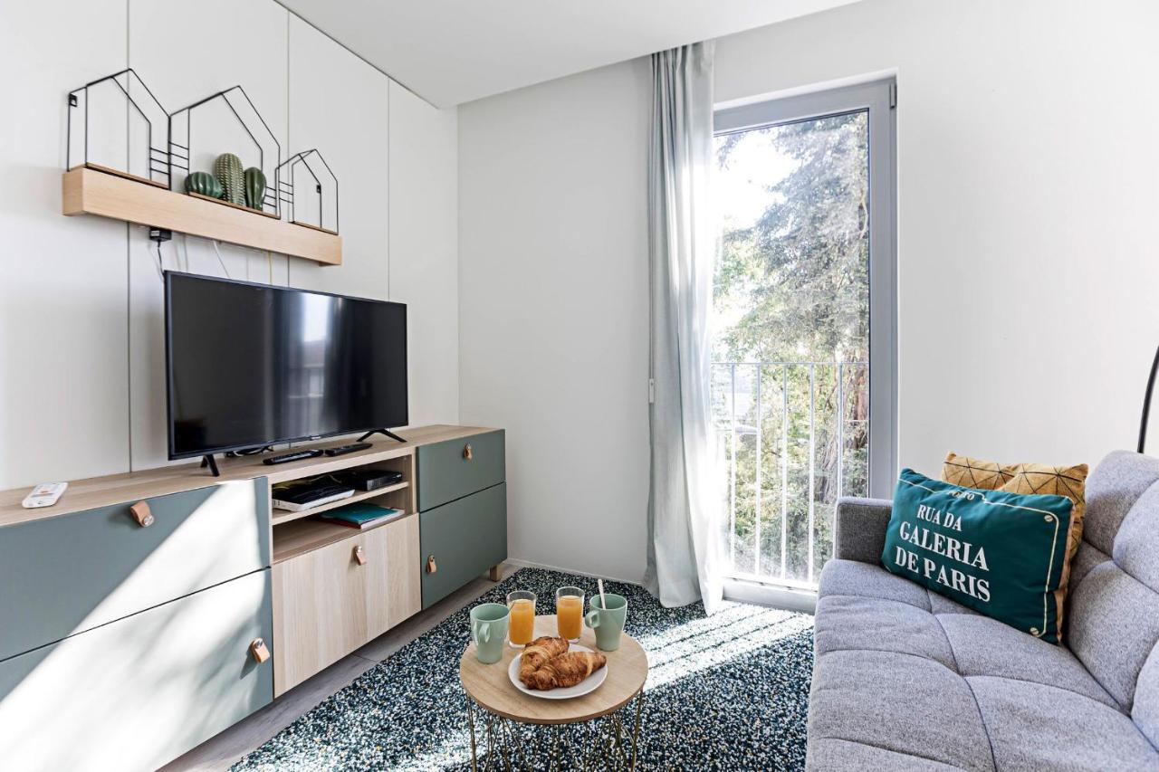 Stylish Flat W/ Gym & Parking By Lovelystay Porto Exterior foto